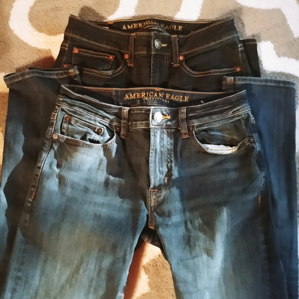 2 pair men's American Eagle jeans 28 30